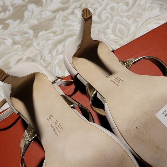 Shoes - Picture 4 of 4